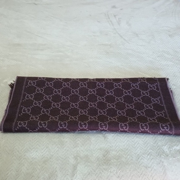 Gucci's winter scarf  100% authentic - Picture 3 of 9